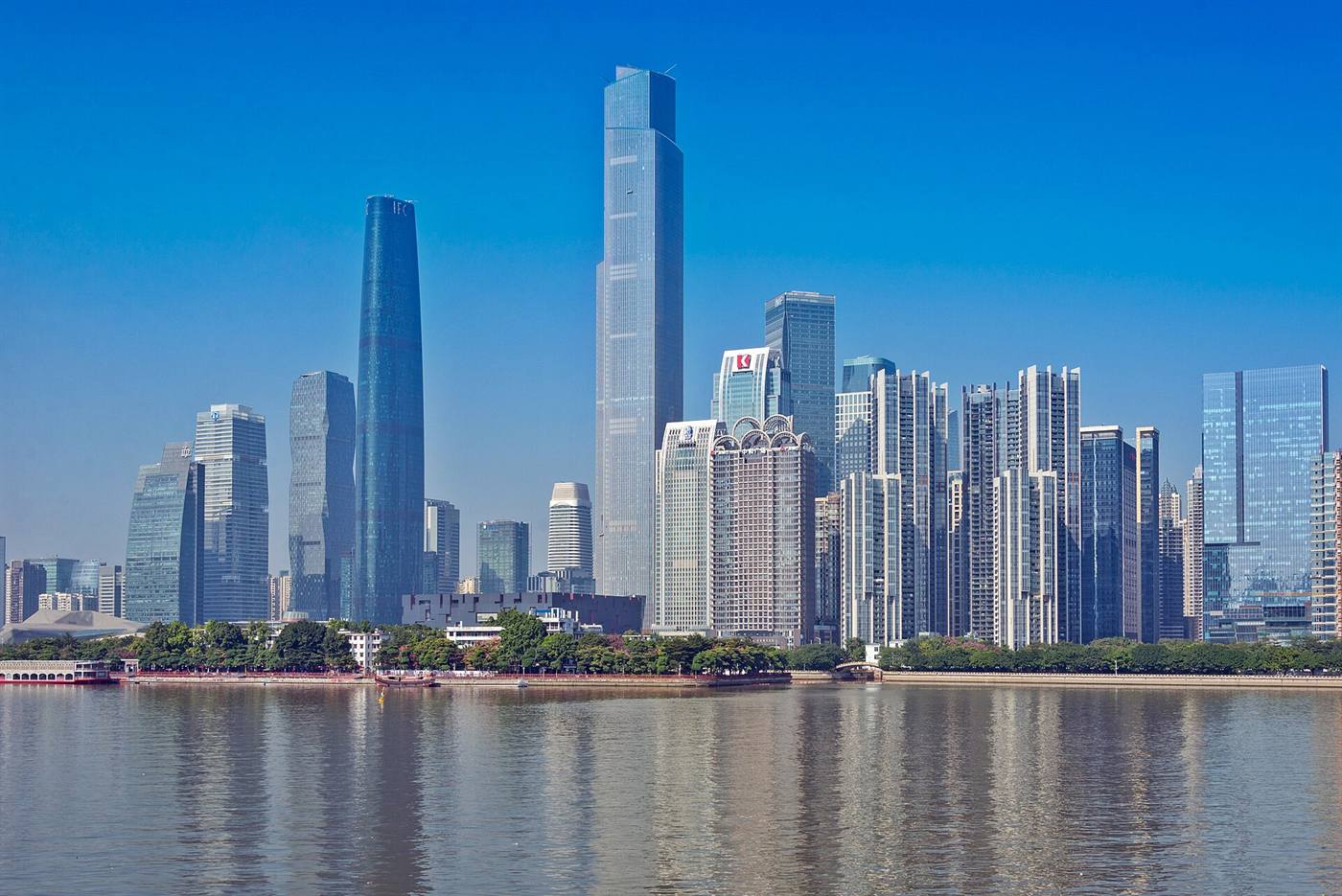 Skyline de Guangzhou sobre el río Perla, China